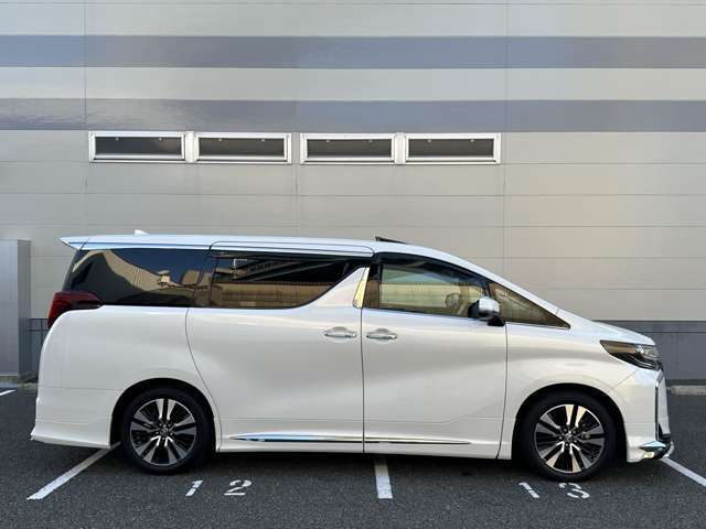 運転席側の側面も綺麗に保たれております。