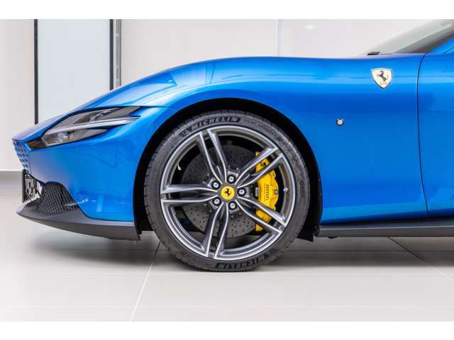 20インチ鍛造ダイヤモンドカットアルミホイール+イエローブレーキキャリパー