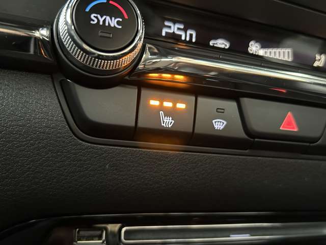 【シートヒーター】寒い日には必要ですね！！運転をさらに快適にしてくれます！！
