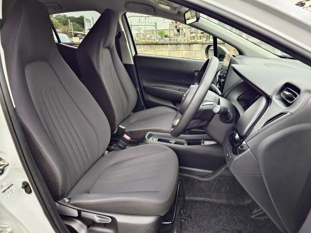 純正ナビ　バックカメラ　セーフティセンス　衝突軽減　PCS　LTA　レーダークルーズ　PKSB　前後クリアランスソナー　LEDヘッド　オートハイビーム　スマートキー　AC100V電源　ETC　禁煙車