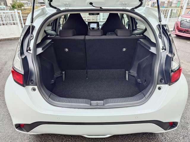 純正ナビ　バックカメラ　セーフティセンス　衝突軽減　PCS　LTA　レーダークルーズ　PKSB　前後クリアランスソナー　LEDヘッド　オートハイビーム　スマートキー　AC100V電源　ETC　禁煙車