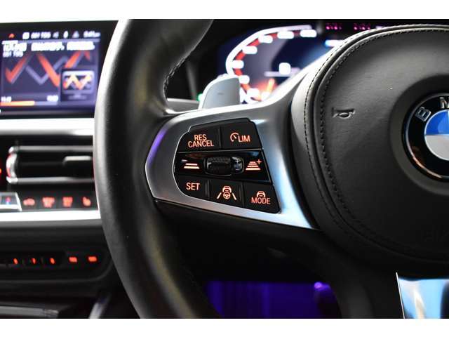 アクティブクルーズコントロールを装備しております。前車追従型のクルーズコントロールです。前車が停止すれば自車も停止し発進までも自動で行います。先進の安全機能が装備されております。