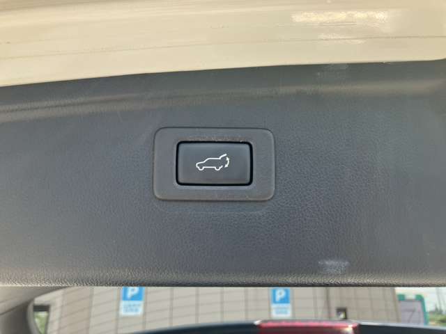お車に合った保証をご用意しております！1年間、走行距離無制限保証！ディーラー保証継承！当店スタッフが細かくご説明をさせていただきます！延長保証も可能です！