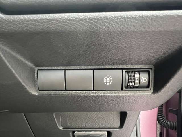 各種便利な機能が運転席周りに付いているので、普段使いがしやすい！