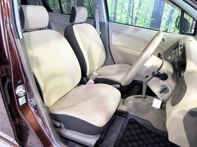 運転席シート廻りは使用感も少なく、良好な状態となっています。丁寧に使われていたことがよくわかりますね。