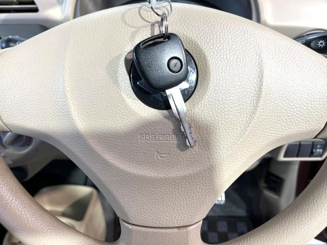 【キーレス】少し離れた場所からでもボタン一つでドアの開錠・施錠ができるのでとっても便利！ドアの鍵穴周りに傷をつけることもありません♪