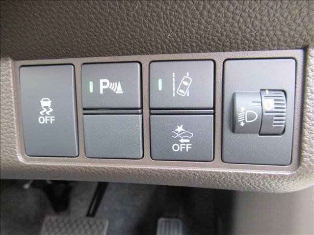 【ホンダセンシング】ホンダ車の安全装備の呼称。先進の安全運転支援機能で、さまざまなシーンで運転をサポート。事故等のトラブルを未然に防ぐことが可能です。