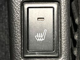 【シートヒーター】寒い日に重宝するシートヒーター！エアコンより早く温まってくれるので寒がりの人も安心ですね♪エアコンの温風は乾燥するから苦手、という方にもをおすすめです。