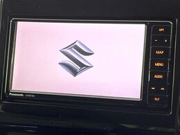 【純正ナビ】人気の純正ナビを装備。オーディオ機能も充実しており、Bluetooth接続すればお持ちのスマホやMP3プレイヤーの音楽を再生可能！毎日の運転がさらに楽しくなります！！