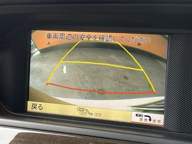 バックカメラ：車庫入れもラクラク♪♪ご家族で乗られる方や、初心者の方でも安心してお乗りいただけます！