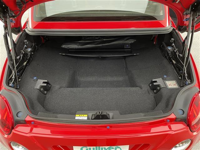 【トランク】積み込みやすくて、たっぷり積める荷室です。シートアレンジできるものは、乗車人数と荷物の量や大きさによってシートを動かすことができるので、より快適なドライブが可能です！