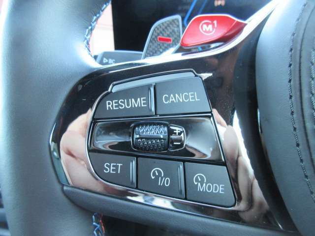 アクティブクルーズコントロール装備です。設定速度をキープしつつ、車間距離を優先し安全走行を可能と致します。長距離ドライブにマストな装備です。