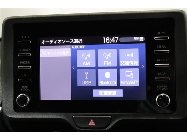純正ディスプレイオーディオを装備。Bluetooth対応でお手持ちのスマートフォンからお気に入りの音楽の再生も可能。