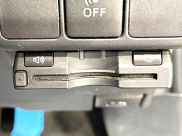 【ETC】高速道路の料金所をストレスなく通過！話題のスポットやサービスエリアに多い「スマートIC」利用時は必須のアイテムです。当店でセットアップを実施、ご納車当日からすぐにご利用いただけます！