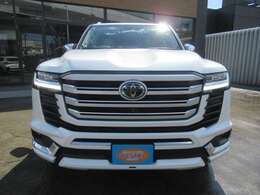 視認性の高いLEDヘッドライト搭載♪迫力のあるフロントマスクです！