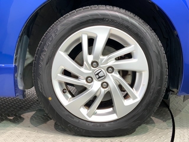 ご納車までの期間ですが、県内のお客様は1,2週間、県外のお客様は2,3週間ほどでご納車が可能となります。但し、お支払いや書類の状況によっては多少の前後もありますので、その際には何卒ご了承下さい。