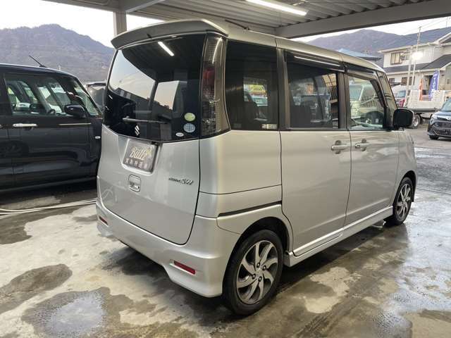 禁煙車！気になるキズや凹み等無く、非常にキレイな外装が自慢です！