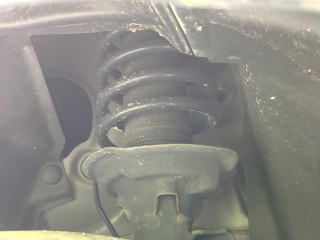 お車を安心してお乗りいただく為には、足回りの定期点検が欠かせません。サービスサポート（有償保証）では無料点検もご提供しており、安心のカーライフをお過ごしいただけるサポート体制が整っています。