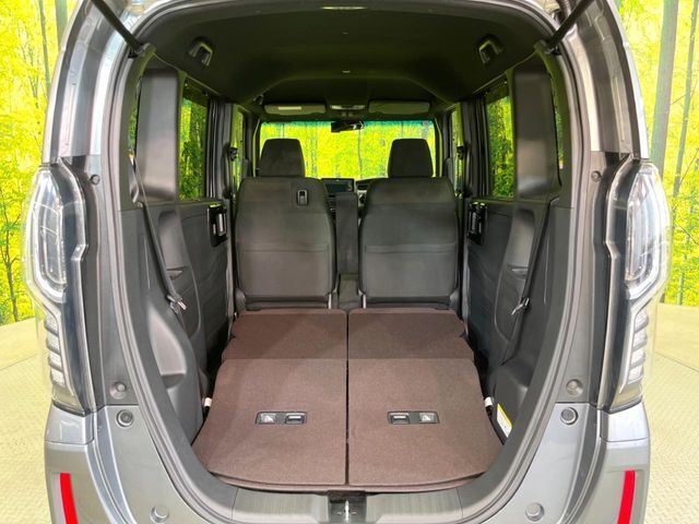 普段のお買い物や通勤、送迎等に十分な荷室スペースを確保しております。セカンドシートを倒すと、大きな荷物の積載も可能です♪