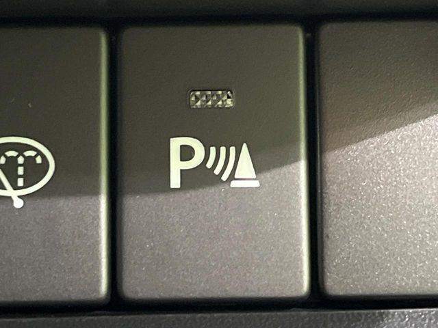 【クリアランスソナー】バンパーに付いたセンサーが障害物を検知！一定の距離に近づくとアラートで教えてくれます♪狭い駐車スペースや車庫入れ時も安心ですね☆
