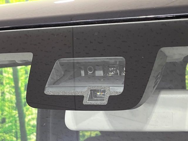 【スズキ　セーフティサポート】走行中に前方の車両等を認識し、衝突しそうな時は警報とブレーキで衝突回避と被害軽減をアシスト。より安全にドライブをお楽しみいただけます。
