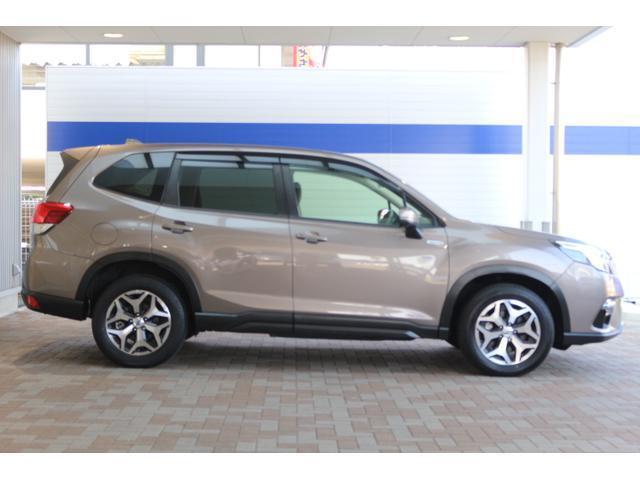 弊社では任意保険も取り扱っております。スバルで保険を契約すると、オリジナル修理サービスや距離無制限レッカーサービス等が付いた「SUBARU自動車保険」に加入できます。保険も是非ご相談ください。