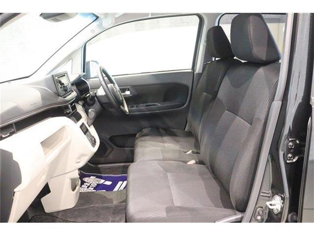 体格に合わせてシートの位置をきめ細かく調節できるので、いつでも最適な運転姿勢をキープ。操作も軽く、ラクラクです