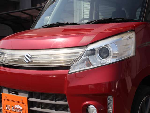 黄ばんでいてはカッコ悪いので全車ヘッドライトは磨いてあります！これだけで年式が新しく感じます！！