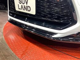 【TRDエアロ】人気のTRDエアロを装備！クルマの外観がよりスタイリッシュになり、街中で存在感あふれる1台に♪将来買い替える時にもリセールに影響しやすく、価値ある人気の装備です！