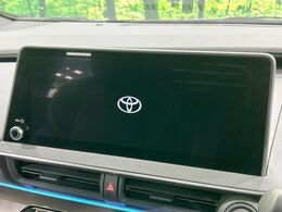 【ナビ機能付きディスプレイオーディオ】ナビ機能搭載の他、お持ちのスマートフォンと連携して、ナビやbluetoothでの音楽再生が可能です♪デザインはもちろん操作性も良好！