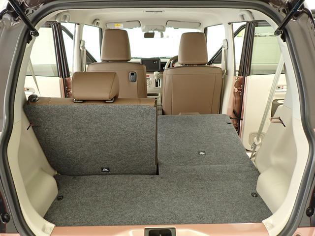 左右片側ずつ背もたれを倒せます。乗車人数や荷物量に応じたアレンジが可能です。