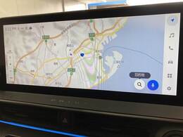 【純正ナビ】一体感のあるナビは、高級感ある車内を演出してくれます。Bluetooth再生などオーディオ機能も充実しておりますので、運転もより楽しめます♪