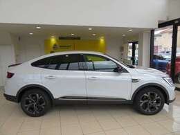 最低地上高、高い位置に捉えられた筋肉質のベルトラインハバヒリショルダーを備えた、堂々たるフォルム。