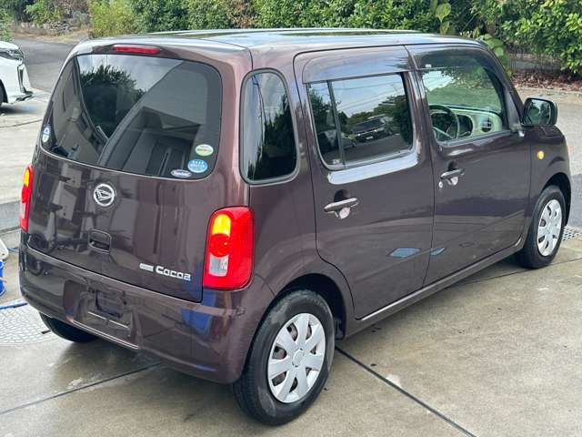 納車前に内装・外装を綺麗に磨きます。