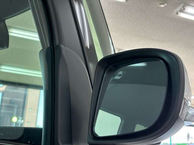 内装クリーニングやメンテナンスを納車前に実施いたします！全車種全メーカーを扱っておりますので少しでもご不明点がございましたらお気軽にお申し付けください！