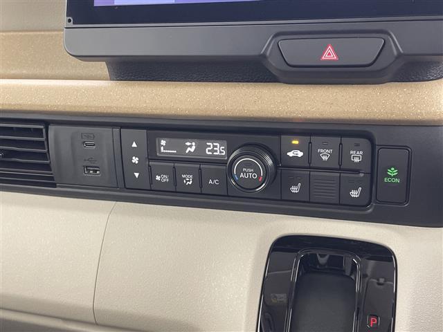 【運転席操作部】快適なドライブを楽しむための機能が装備されています！運転席から触れるので、使いやすいです！除菌プランいれていただくと、さらに清潔で安心していただけます！