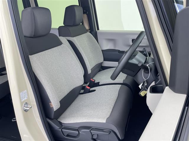 【運転席】座り心地が良いシートなので長時間の運転でも快適にお過ごしいただけます。新品のフロアマットのご注文も可能です。掲載箇所以外にご希望の写真がございましたらお気軽にお問い合わせ下さい。