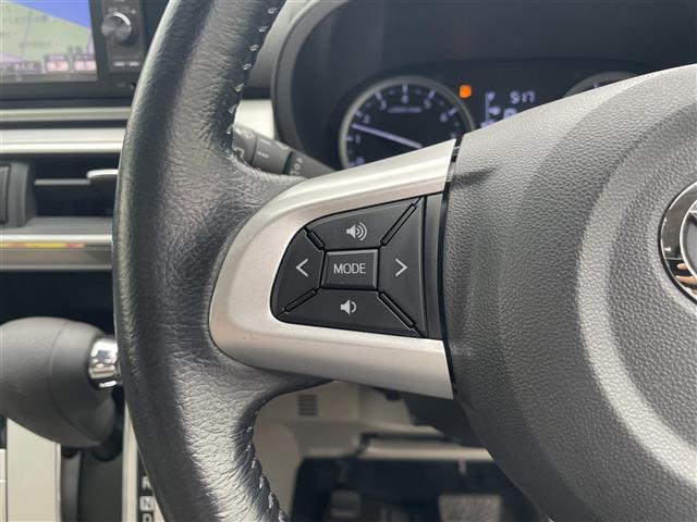 こちら運転席周りの操作部分・装備の写真になります。各部しっかり動作の確認をしておりますので、ご安心だくさい。また、第三者機関の鑑 定書もありますので、そちらも併せて、ご確認いただければ幸いです！