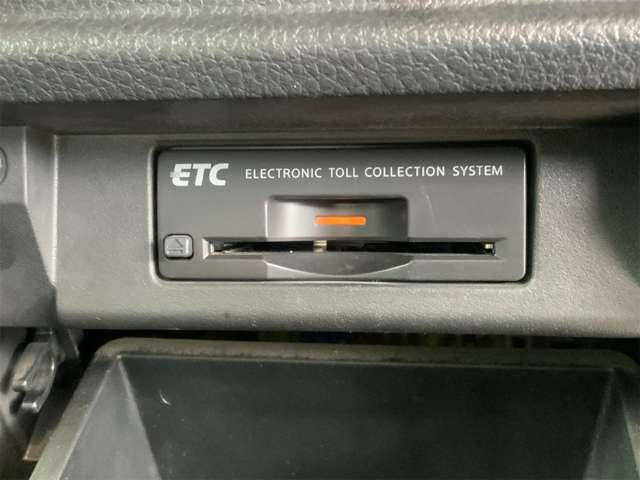 必須アイテム【ETC】ももちろん装備済！最近はETC専用のスマートインターもあるぐらいETCが主流になってきて必須アイテムの1つです◎