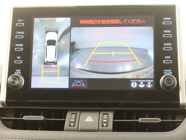 パノラミックビューモニター付きです。車両を上から見たような映像をモニター画面に表示。運転席からの目視では見にくい、車両周辺の状況をリアルタイムでしっかり確認できます。