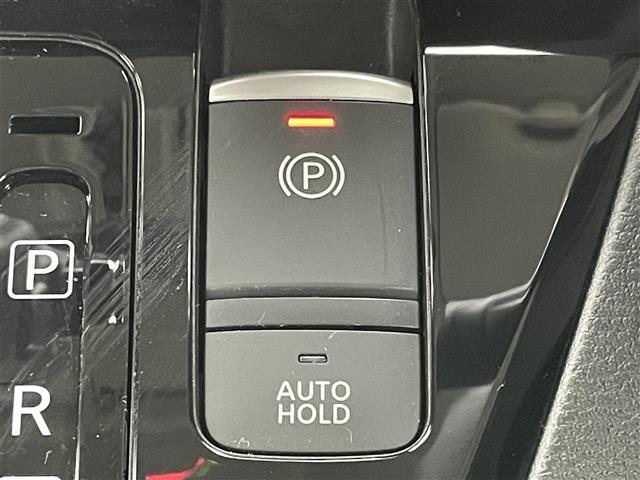 【電動パーキングブレーキ】パーキングブレーキを指先だけで操作可能です！力の弱い人にも安心してブレーキをかけていただけます！