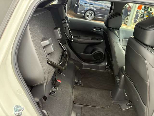 敷地内には整備工場も併設しておりますので、購入後のメンテナンスや定期点検・車検も受け付けております。