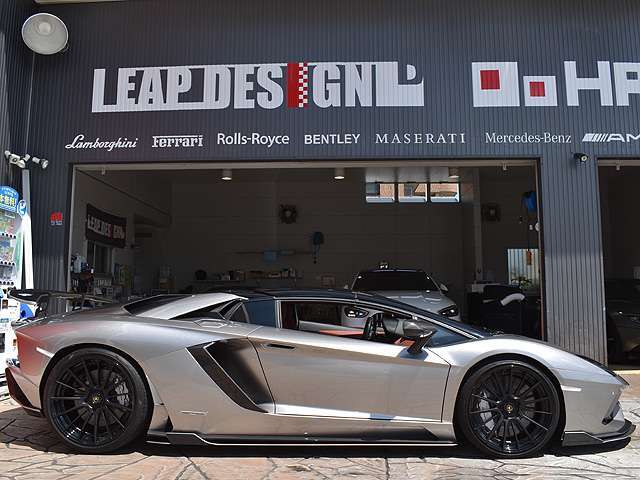 外品パドルシフト・GPSレーダー・フロントプロテクションフィルム施工・LEAP　DESIGN製カーボンエアロKIT・パートラッピング・カーボンステアリング