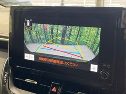 【バックカメラ】駐車時に後方がリアルタイム映像で確認できます。大型商業施設や立体駐車場での駐車時や、夜間のバック時に大活躍！運転スキルに関わらず、今や必須となった装備のひとつです！