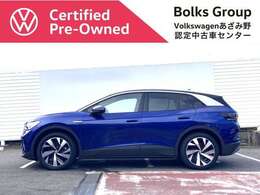 VWのBEV（電気自動車）、ID.4のデモカー入庫いたしました。上級「Pro」グレード、走行1,000km未満、鮮やかなブルーダスクメタリック/ブラックツートンでオススメです。詳細などお気軽にお問い合