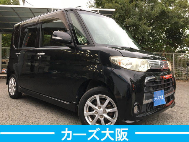 気になる方には、各キズ1箇所につき30000円で綺麗に板金塗装をしてからのお渡しも可能です。ルーフ・サイドステップは1箇所50000円になります。