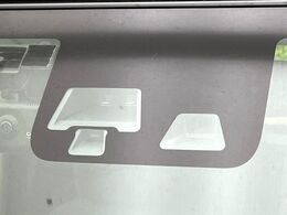 【三菱e-Assist】走行中に前方の車両等を認識し、衝突しそうな時は警報とブレーキで衝突回避と被害軽減をアシスト。より安全にドライブをお楽しみいただけます。