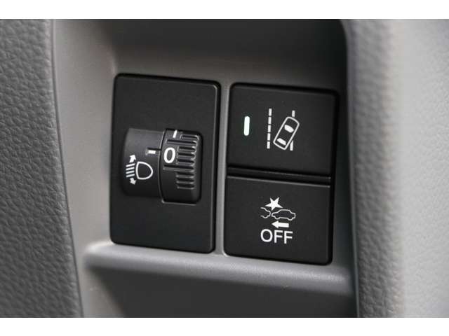 Honda　SENSINGを装備！対象の位置や速度の測定に強いミリ波レーダーと、対象の形や大きさの識別に強い単眼カメラなどを融合した高精度な検知機能で、安心・快適な運転を支援します。