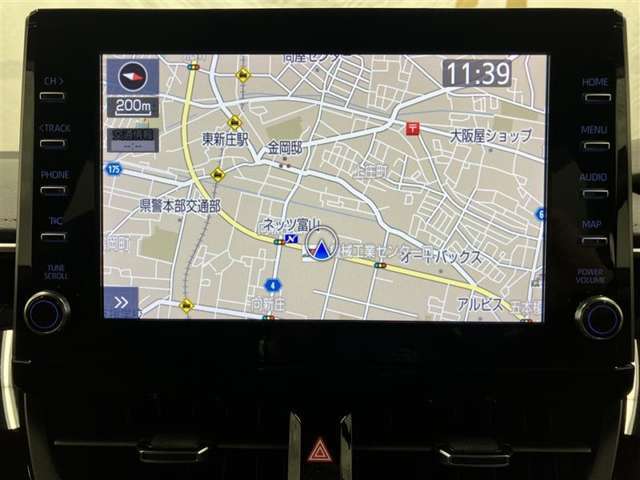 ディスプレイオーディオ装着です。AppleCarPlayやAndroidAutoにてご自分のスマホでマップ系・音楽系のアプリを車内にて楽しめます。USBに入れたお気に入りの曲も流すこと可能です！