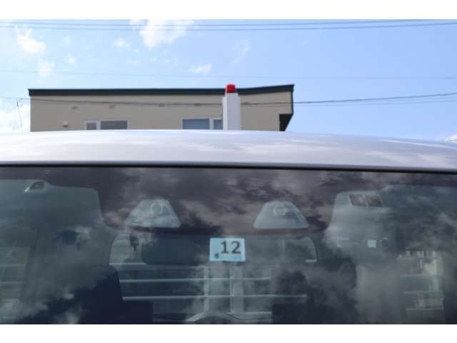 デュアルカメラブレーキサポート装備前方の車輛や歩行者を検知し、ブザー音とね2段階のブレーキで衝突回避に貢献します。